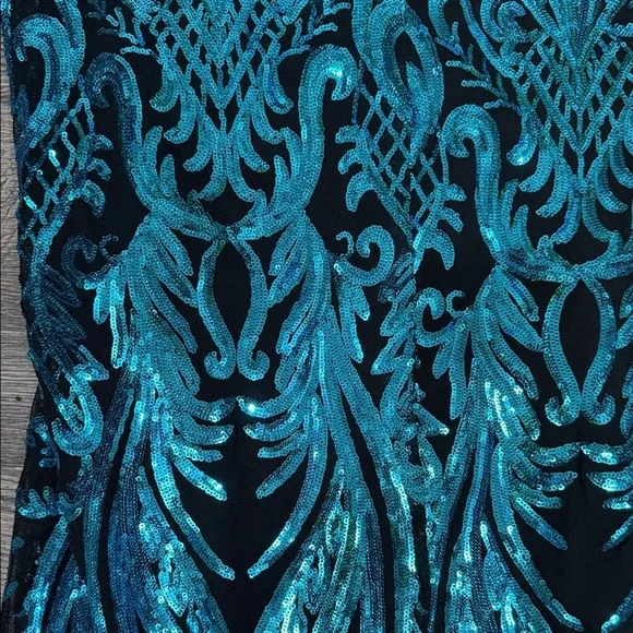 Teal Maxi Dress with Intricate Patterns - Picture 6 of 7